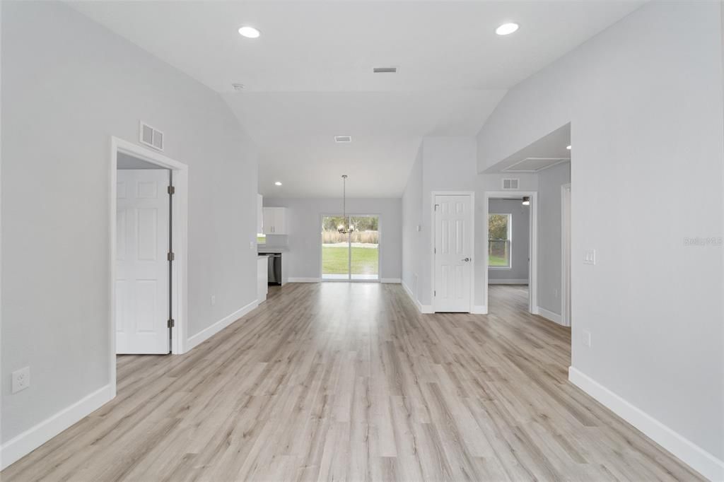 Active With Contract: $229,900 (3 beds, 2 baths, 1127 Square Feet)