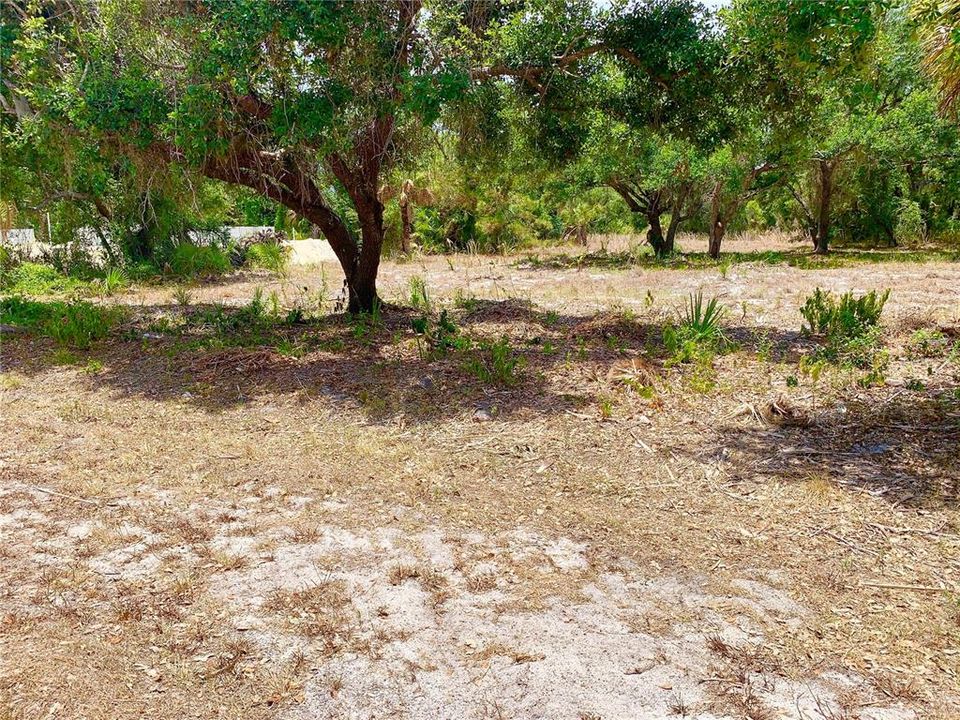 En Venta: $44,900 (0.23 acres)