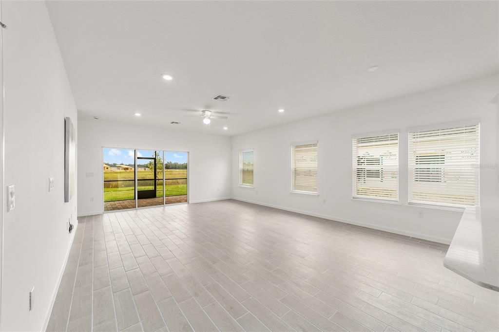 Large Living/Dining Room