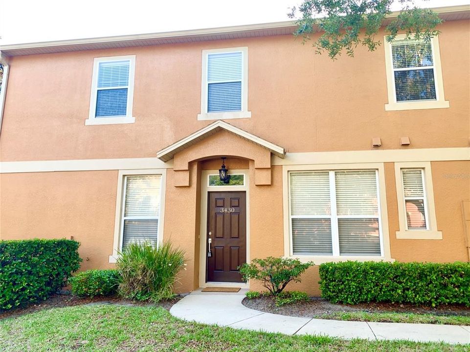 For Rent: $2,199 (3 beds, 3 baths, 1624 Square Feet)