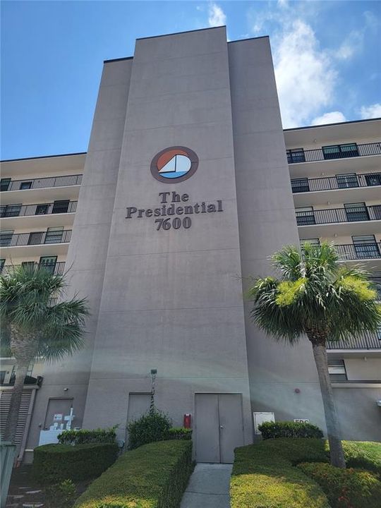 Front shot of the Presidential building