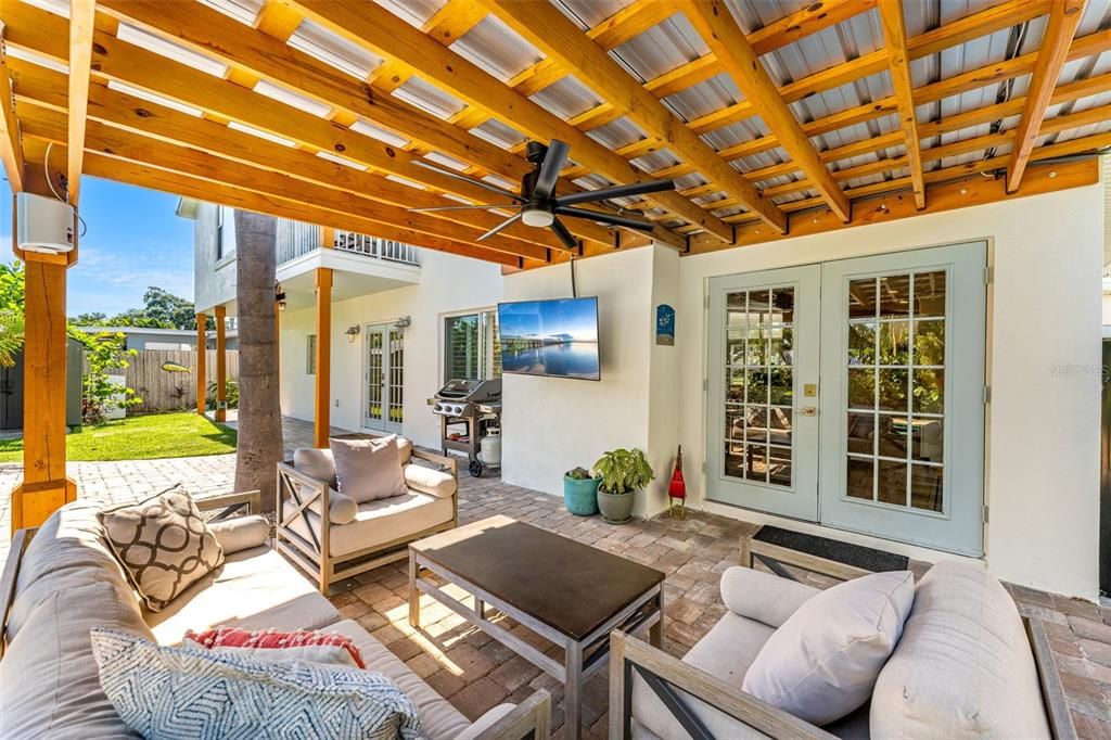 Active With Contract: $899,000 (4 beds, 3 baths, 2261 Square Feet)