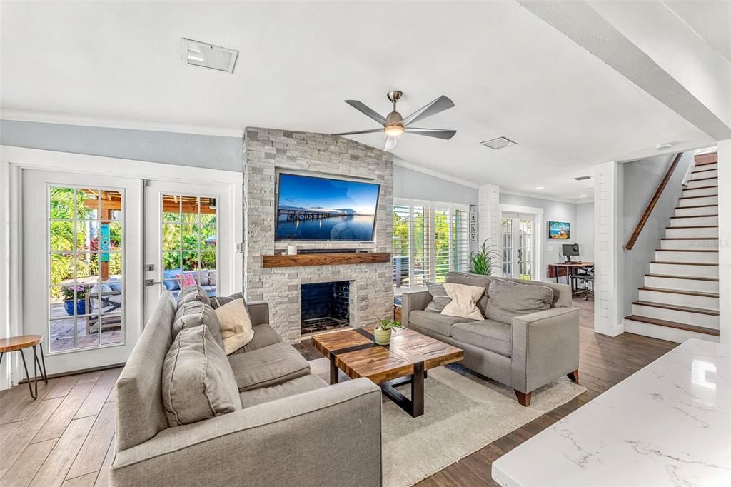 Active With Contract: $899,000 (4 beds, 3 baths, 2261 Square Feet)