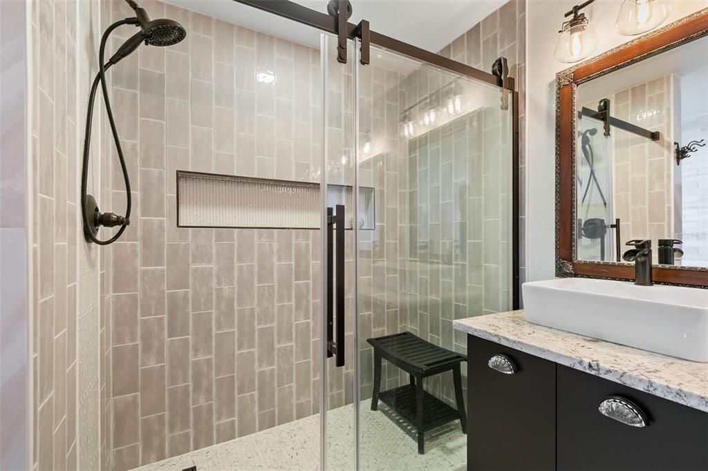 待售: $360,000 (4 贝兹, 2 浴室, 2163 平方英尺)