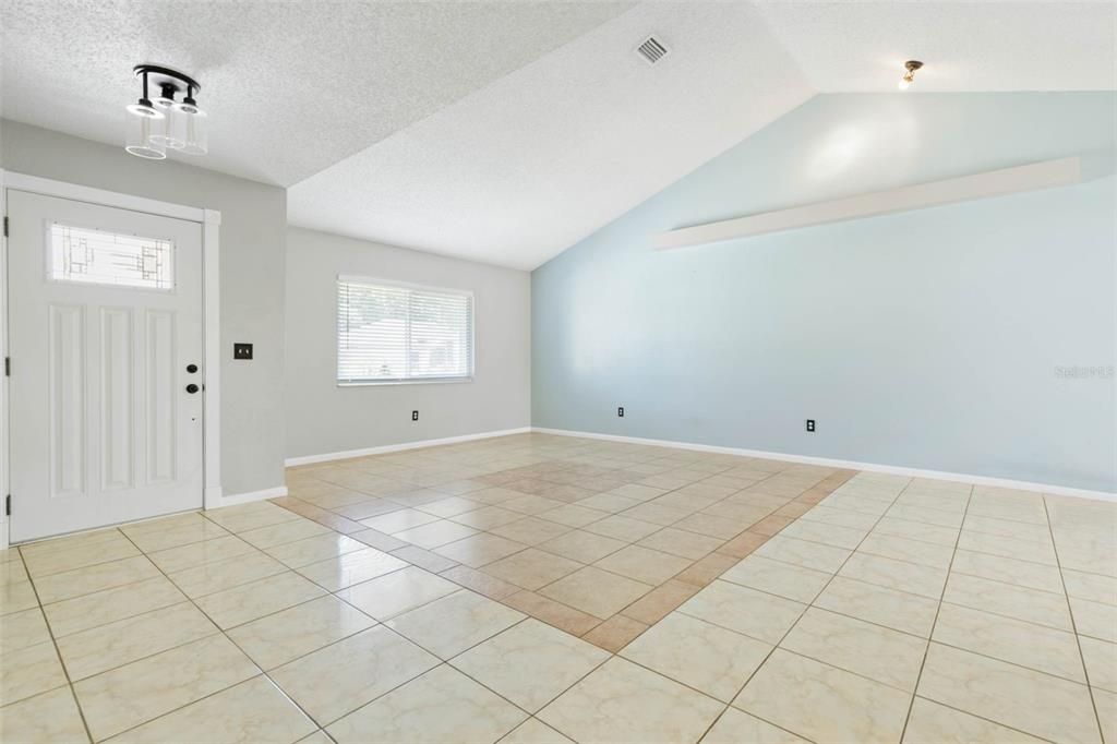 For Sale: $360,000 (4 beds, 2 baths, 2163 Square Feet)