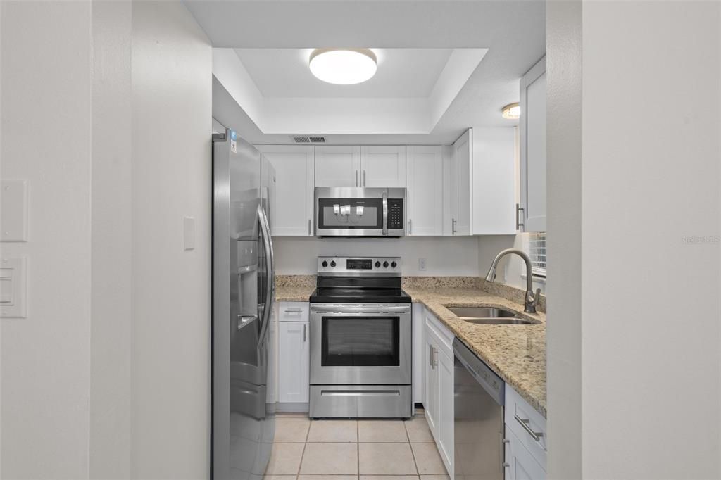 For Sale: $130,000 (1 beds, 1 baths, 708 Square Feet)