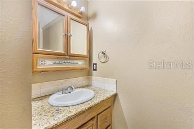 For Rent: $2,500 (3 beds, 2 baths, 2071 Square Feet)