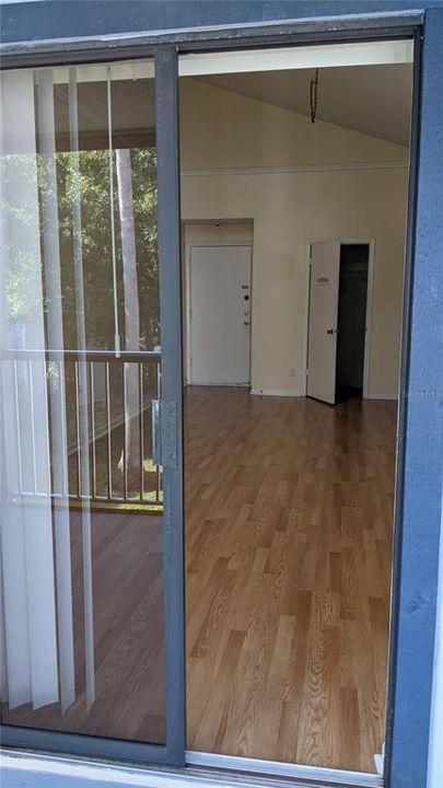 For Rent: $1,300 (1 beds, 1 baths, 675 Square Feet)