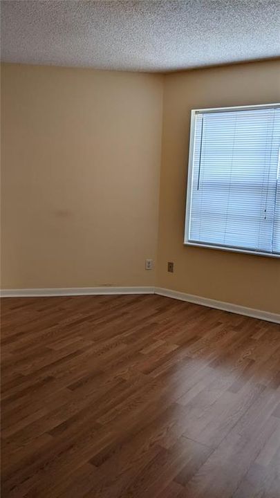 For Rent: $1,300 (1 beds, 1 baths, 675 Square Feet)