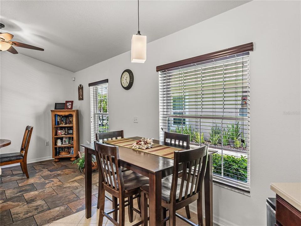 Active With Contract: $298,900 (2 beds, 2 baths, 1672 Square Feet)
