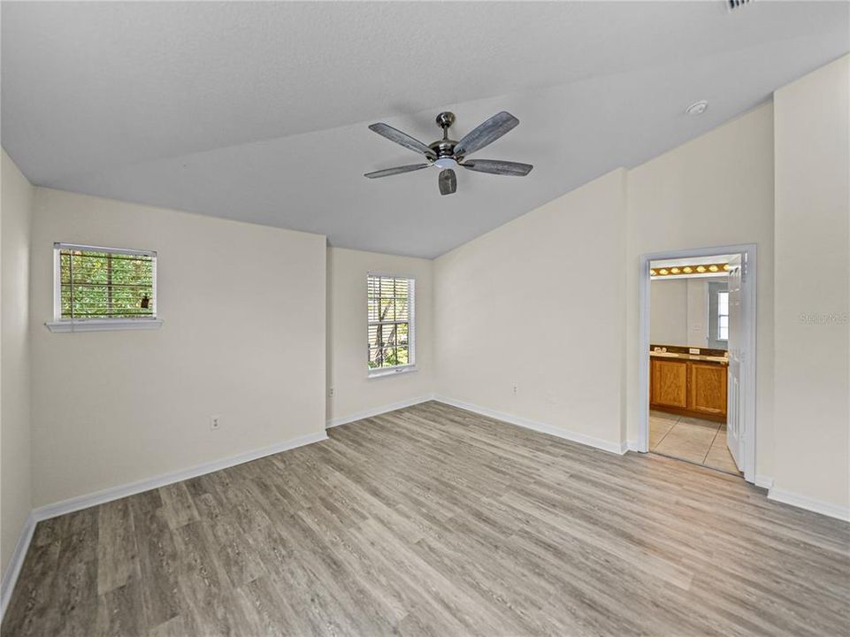 For Sale: $299,900 (3 beds, 2 baths, 1686 Square Feet)