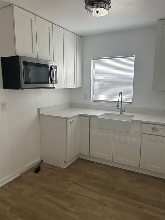 For Rent: $1,200 (1 beds, 1 baths, 650 Square Feet)