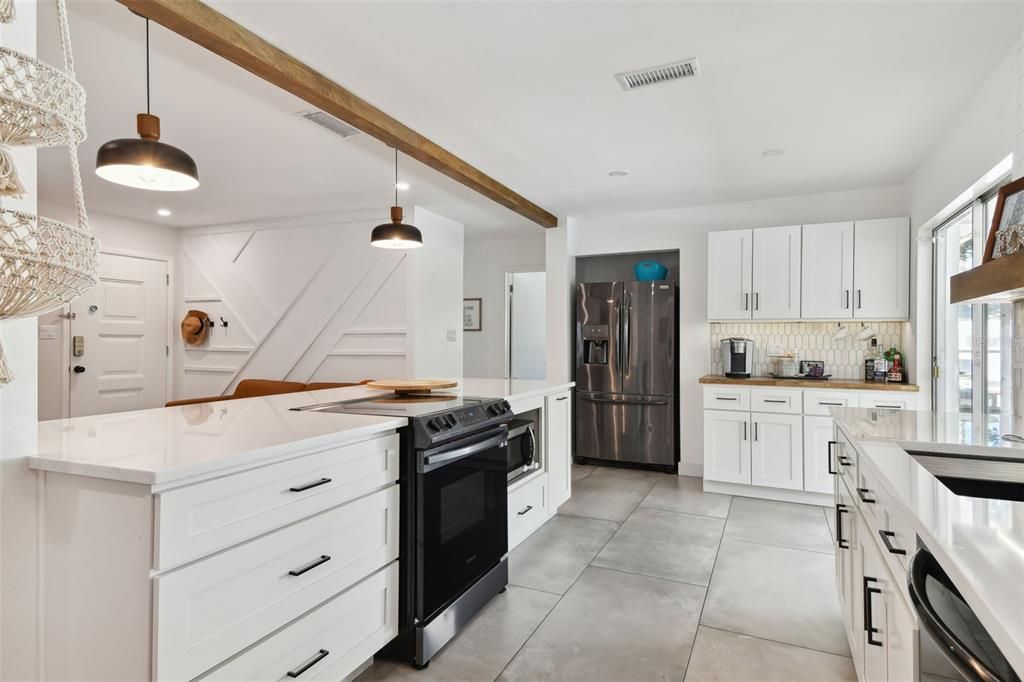 Active With Contract: $575,000 (3 beds, 2 baths, 1610 Square Feet)