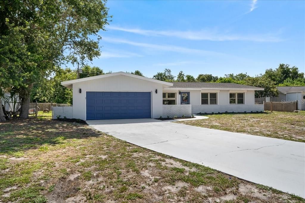 Recently Sold: $400,000 (3 beds, 2 baths, 1309 Square Feet)