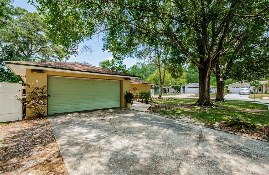 Active With Contract: $360,000 (3 beds, 2 baths, 1489 Square Feet)