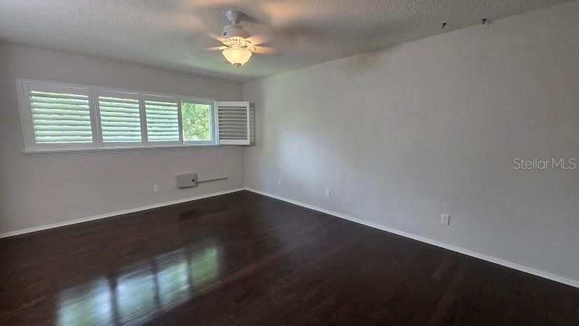 For Sale: $200,000 (2 beds, 2 baths, 1370 Square Feet)