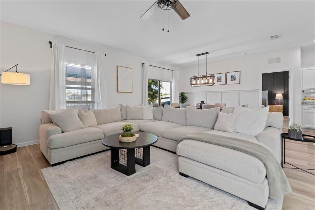 Active With Contract: $375,000 (4 beds, 2 baths, 1929 Square Feet)