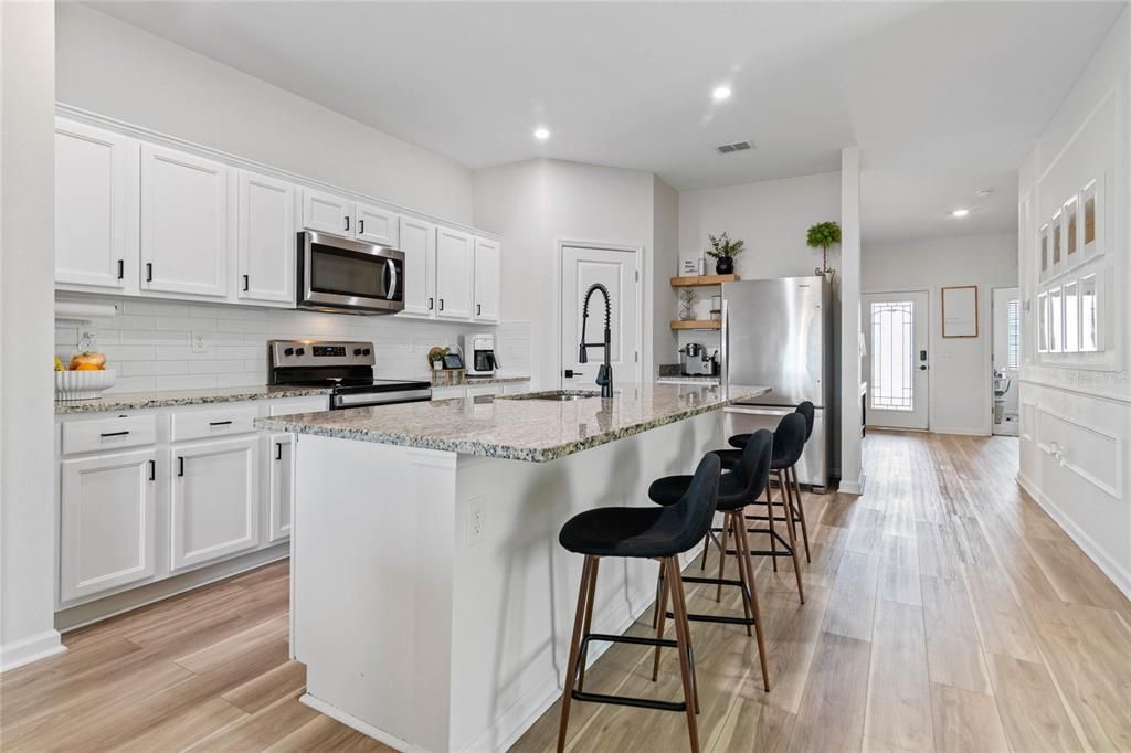 Active With Contract: $375,000 (4 beds, 2 baths, 1929 Square Feet)