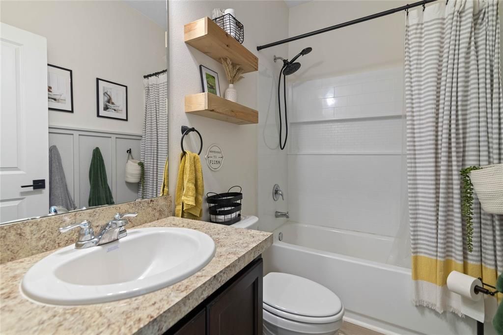 Active With Contract: $375,000 (4 beds, 2 baths, 1929 Square Feet)