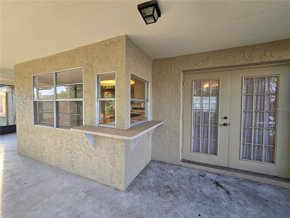 Active With Contract: $289,900 (2 beds, 2 baths, 1300 Square Feet)