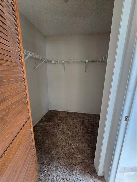 Activo con contrato: $289,900 (2 camas, 2 baños, 1300 Pies cuadrados)