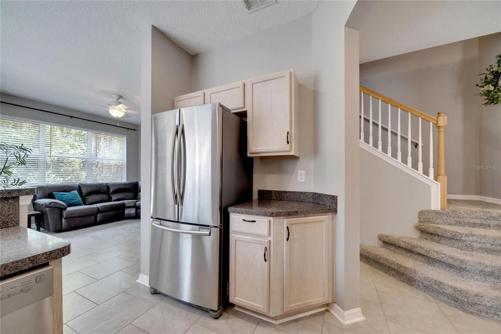 Active With Contract: $324,500 (3 beds, 2 baths, 1587 Square Feet)