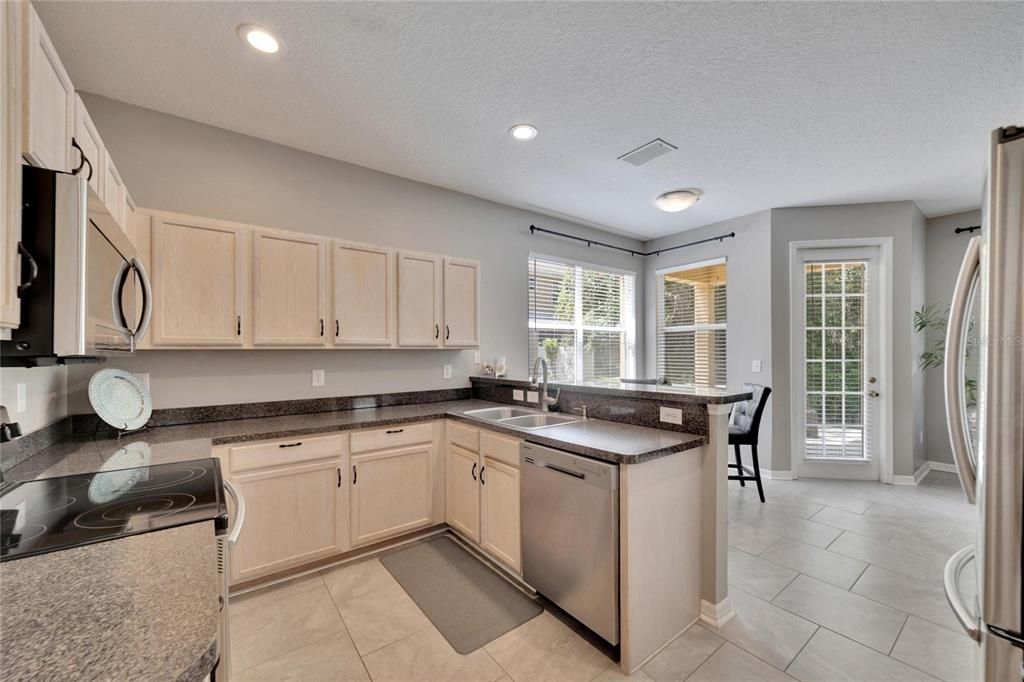 Active With Contract: $324,500 (3 beds, 2 baths, 1587 Square Feet)