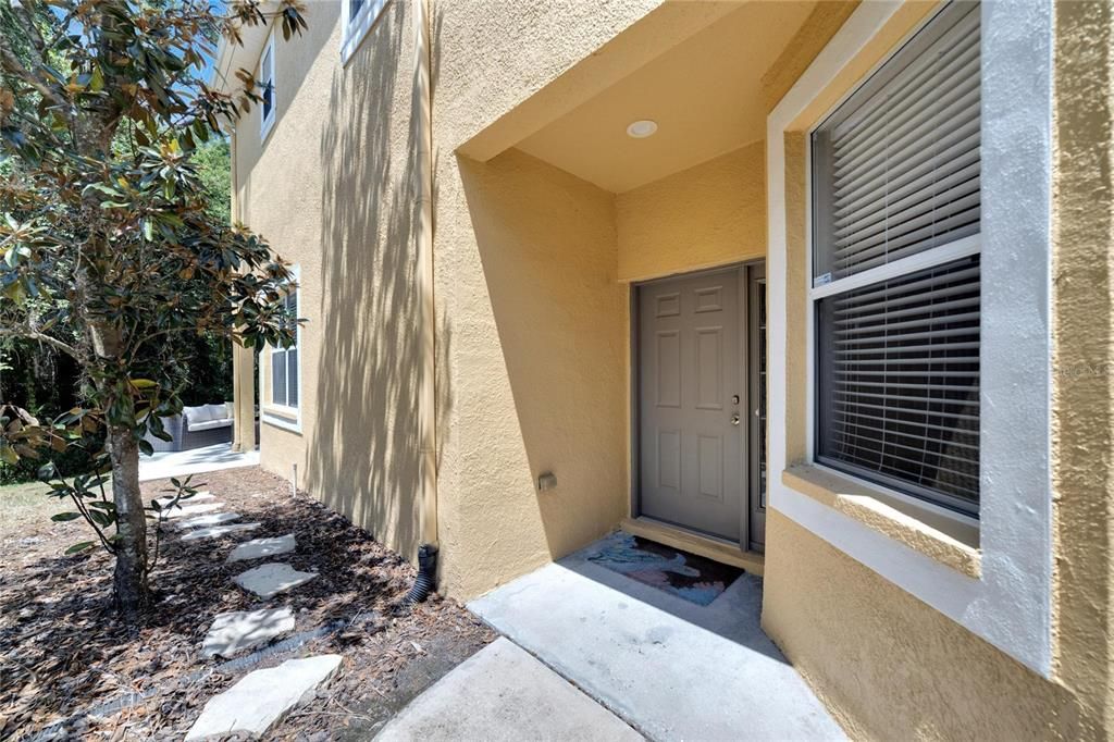 Active With Contract: $324,500 (3 beds, 2 baths, 1587 Square Feet)