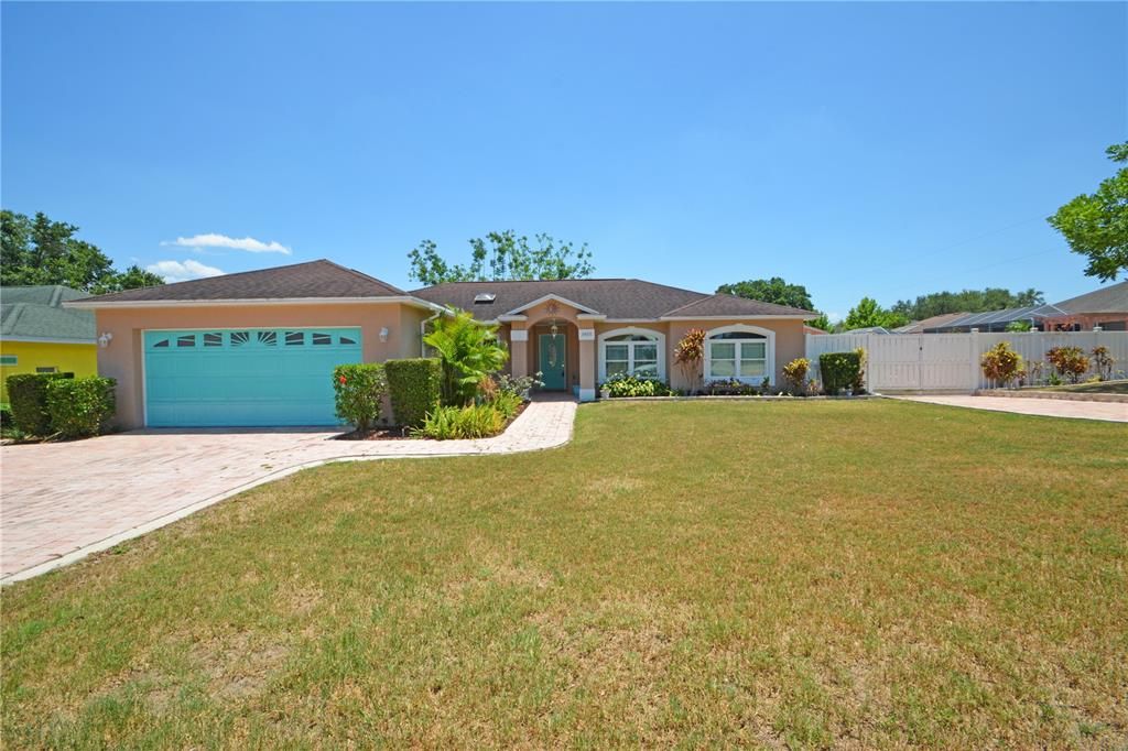 For Sale: $445,000 (3 beds, 2 baths, 1737 Square Feet)