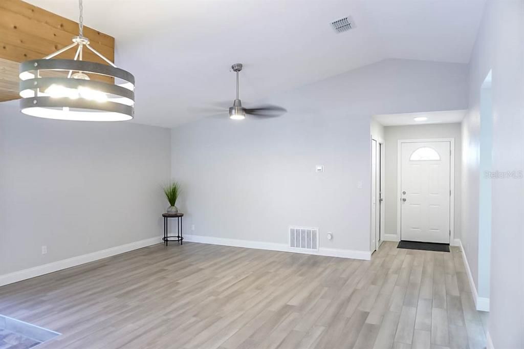 Recently Sold: $340,000 (2 beds, 2 baths, 1010 Square Feet)