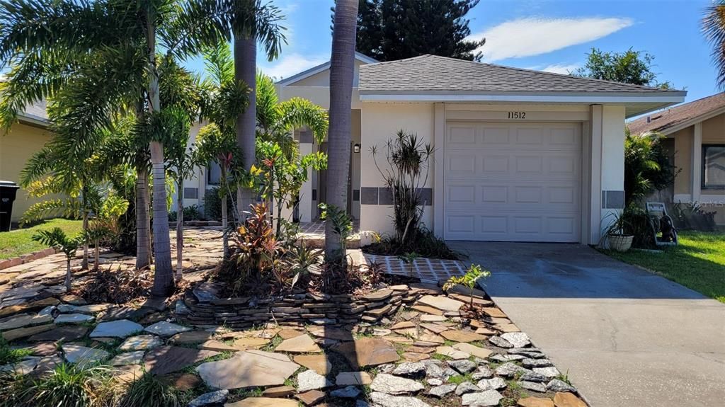 Recently Sold: $340,000 (2 beds, 2 baths, 1010 Square Feet)