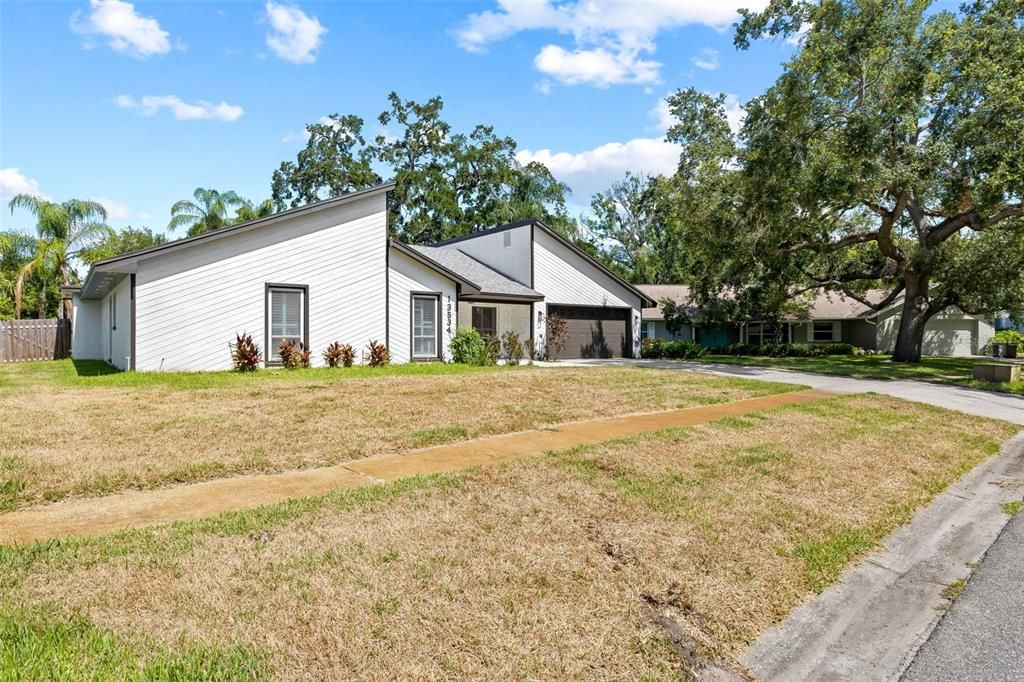 Active With Contract: $629,900 (4 beds, 2 baths, 2636 Square Feet)