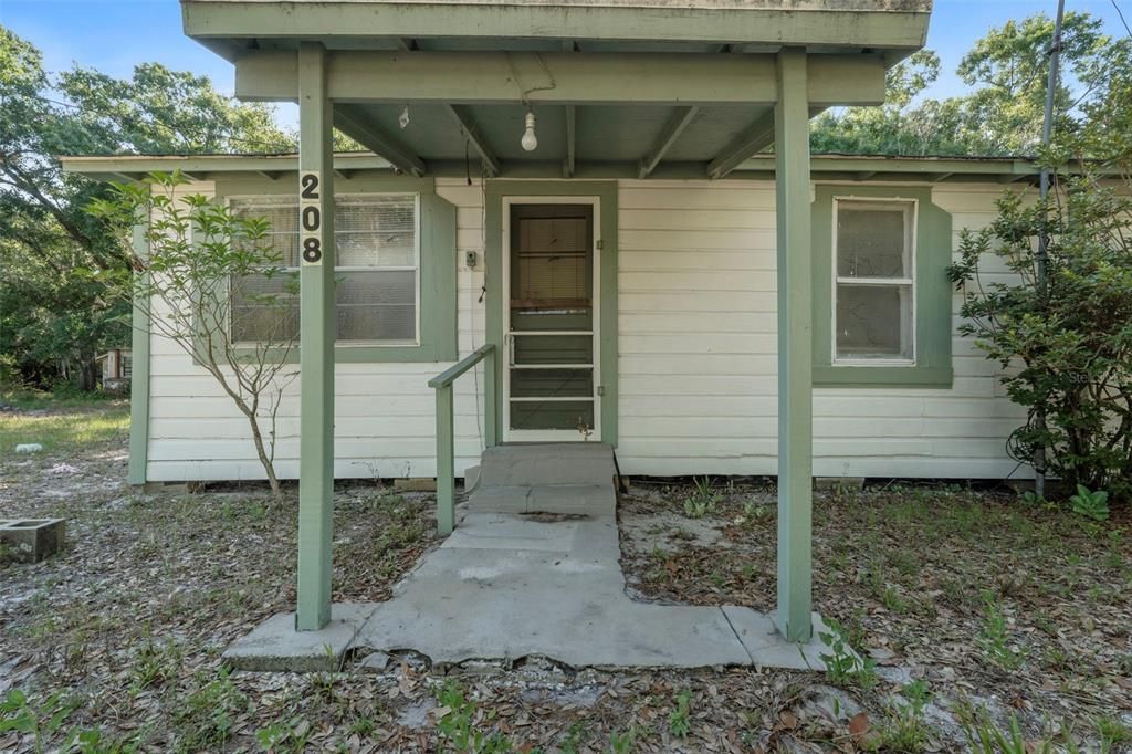 Active With Contract: $70,000 (3 beds, 1 baths, 820 Square Feet)