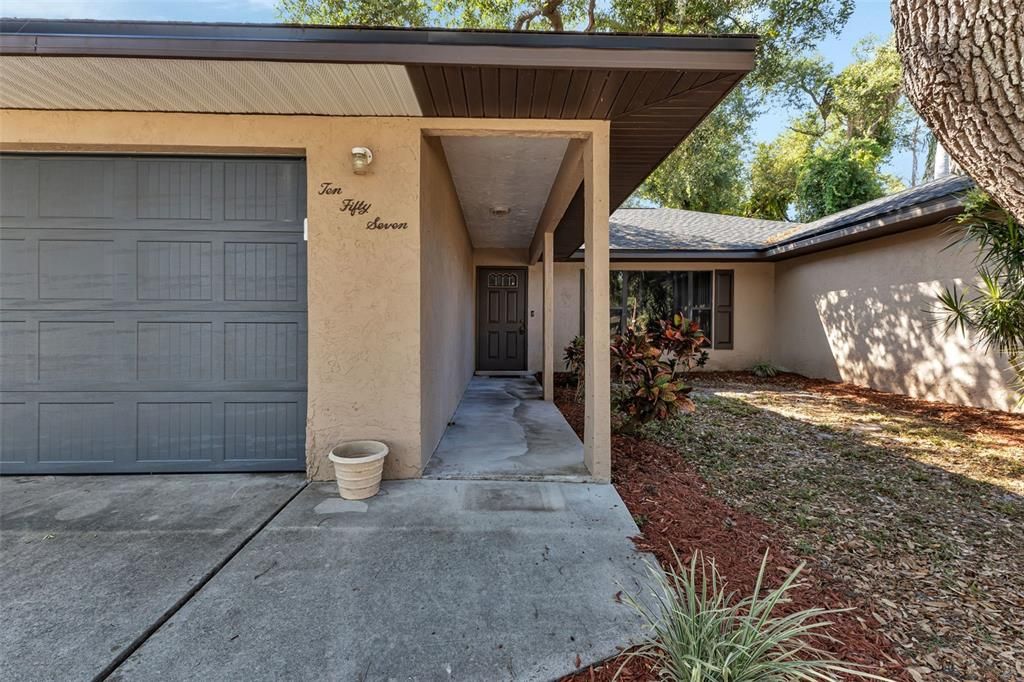 Active With Contract: $199,000 (3 beds, 3 baths, 1565 Square Feet)