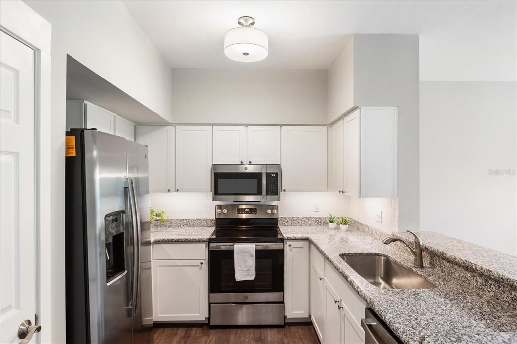 Active With Contract: $275,000 (2 beds, 2 baths, 1134 Square Feet)