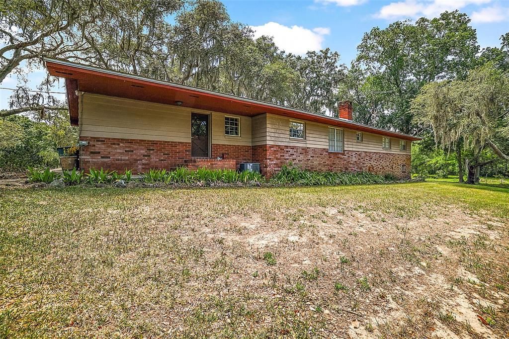 For Sale: $675,000 (3 beds, 3 baths, 2229 Square Feet)