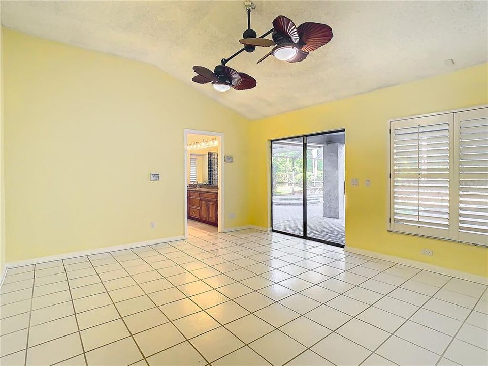 For Sale: $550,000 (3 beds, 2 baths, 2044 Square Feet)