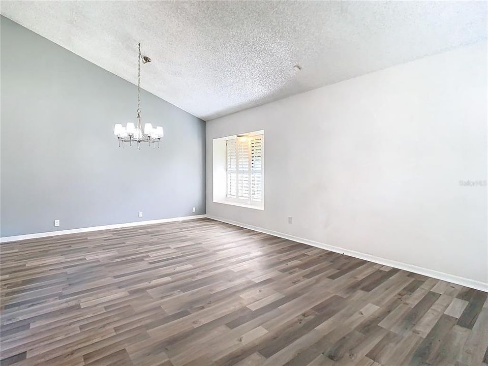 For Sale: $550,000 (3 beds, 2 baths, 2044 Square Feet)