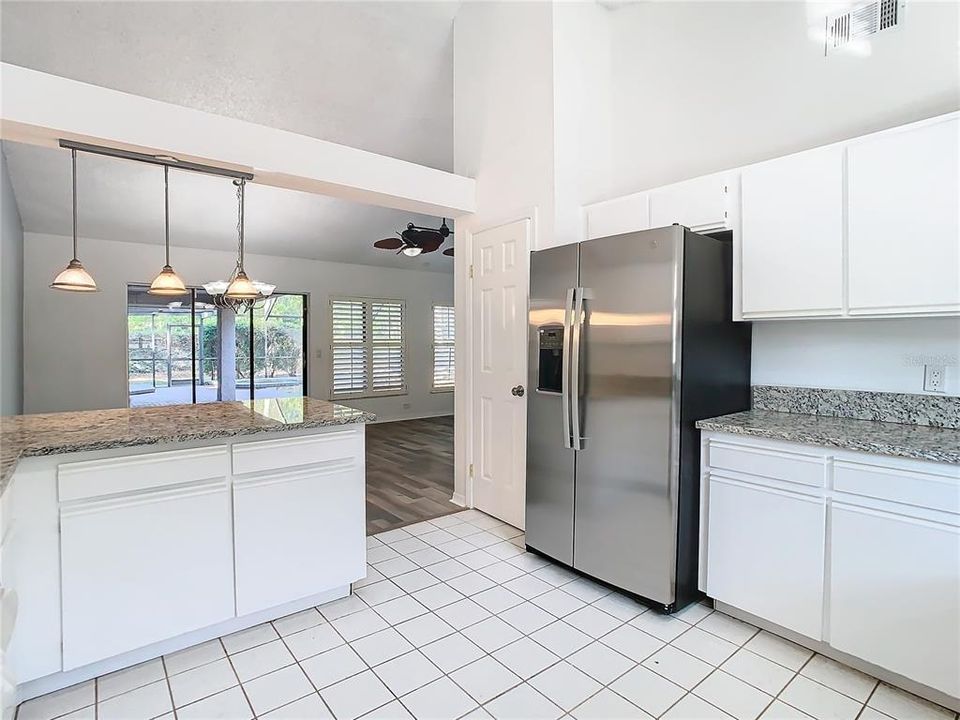 For Sale: $550,000 (3 beds, 2 baths, 2044 Square Feet)