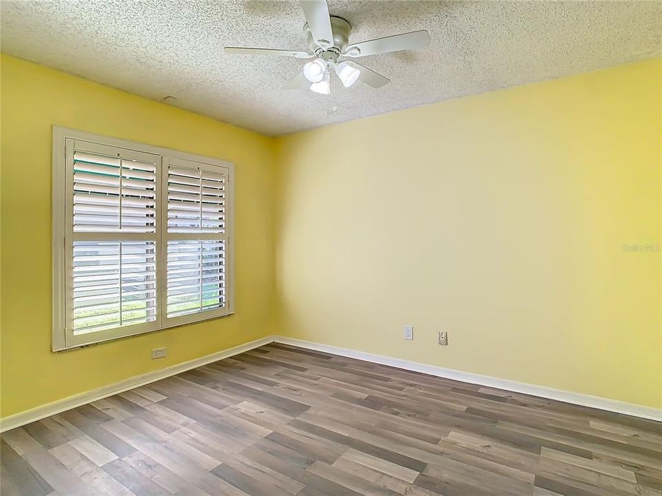 For Sale: $550,000 (3 beds, 2 baths, 2044 Square Feet)