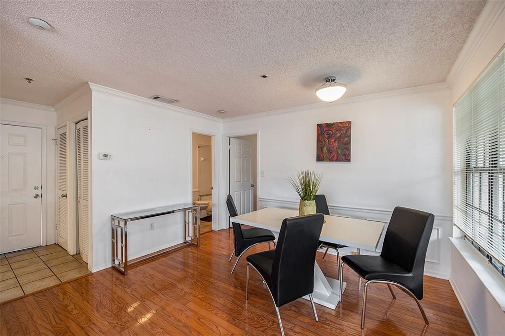 For Sale: $249,900 (1 beds, 1 baths, 631 Square Feet)