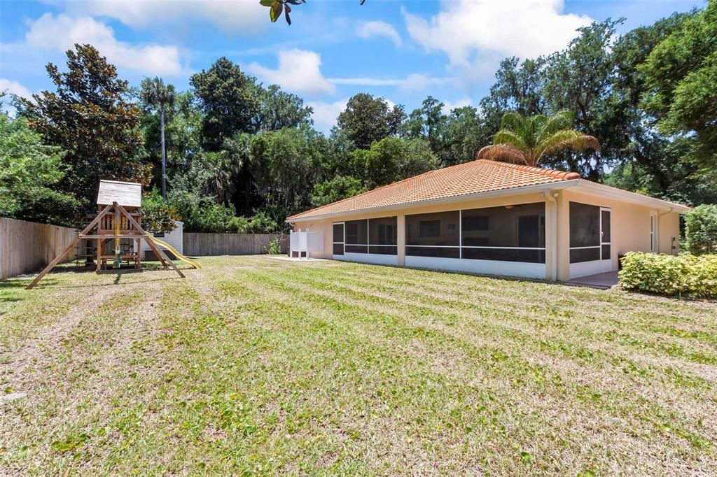 For Sale: $694,000 (3 beds, 2 baths, 1826 Square Feet)