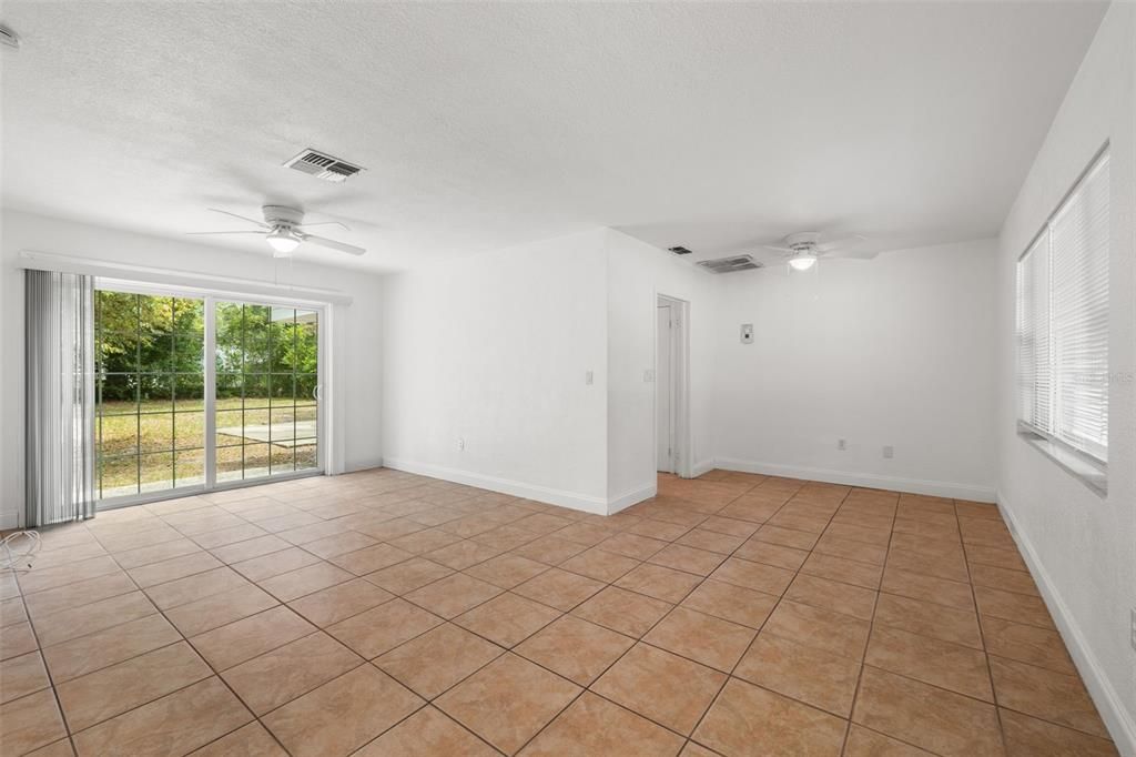 Active With Contract: $1,795 (2 beds, 1 baths, 1056 Square Feet)