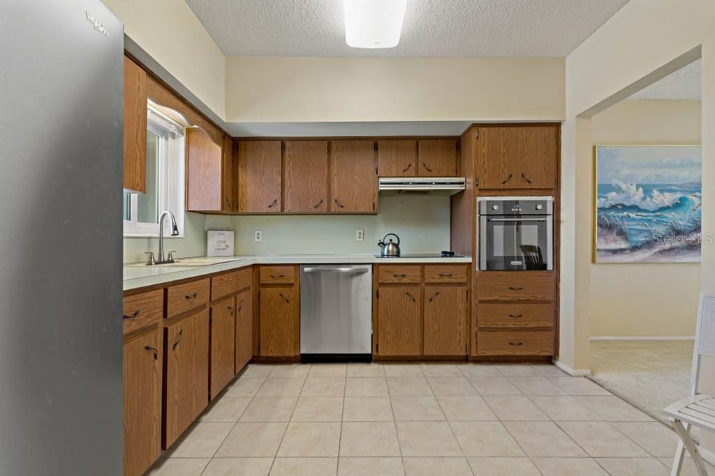 For Sale: $199,997 (2 beds, 2 baths, 1400 Square Feet)