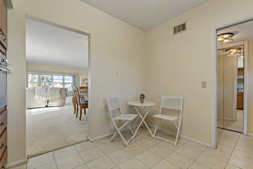 For Sale: $199,997 (2 beds, 2 baths, 1400 Square Feet)