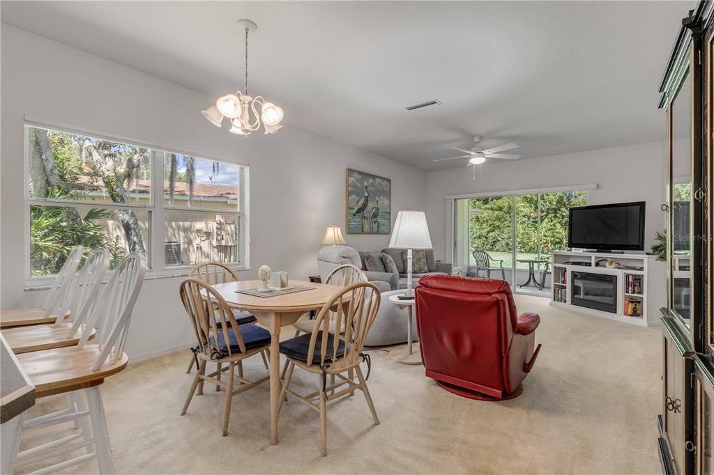 For Sale: $295,000 (2 beds, 2 baths, 1066 Square Feet)