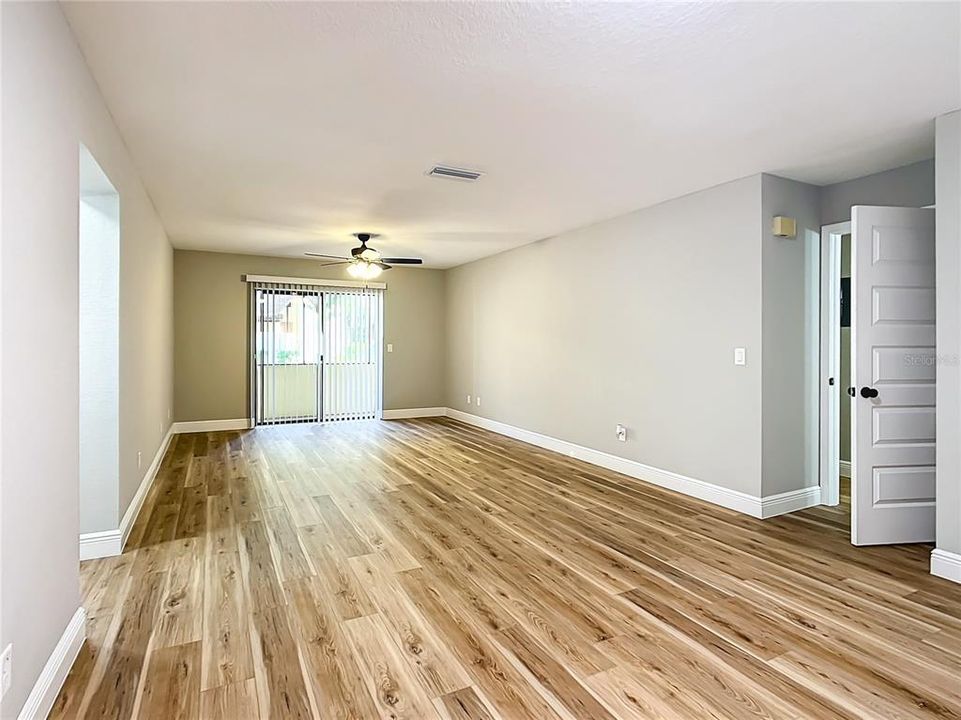 For Sale: $179,900 (2 beds, 2 baths, 1036 Square Feet)