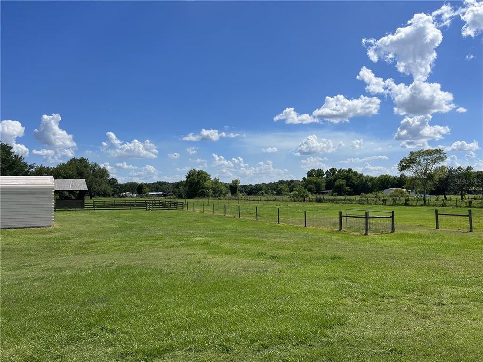 For Sale: $475,000 (3 beds, 2 baths, 1080 Square Feet)