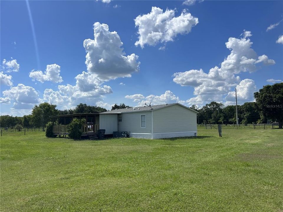 For Sale: $475,000 (3 beds, 2 baths, 1080 Square Feet)