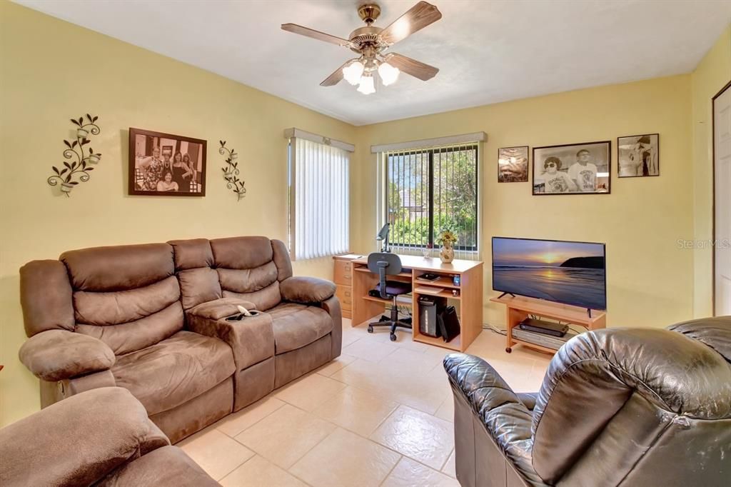 Active With Contract: $299,900 (3 beds, 2 baths, 1455 Square Feet)